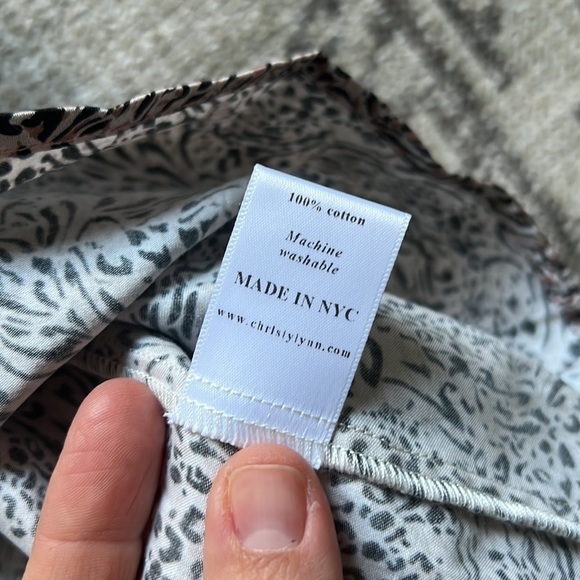 Christy Lynn Animal Arint Ruffle Top Size Large Like New - Picture 7 of 8